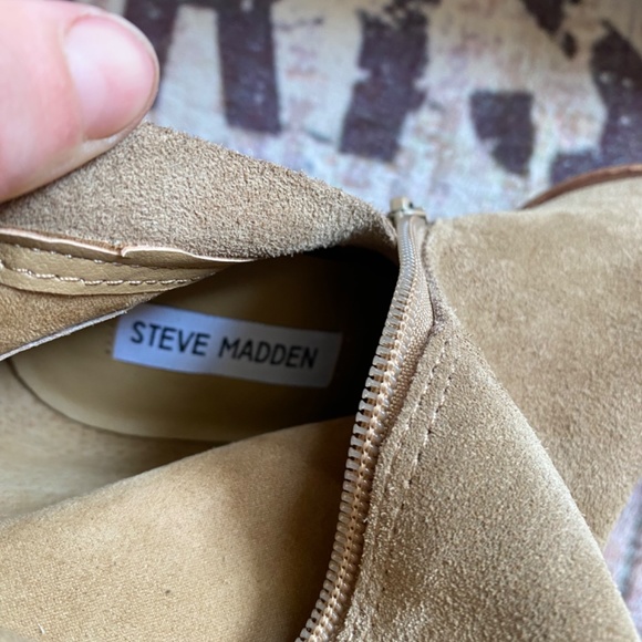 Boots - Picture 7 of 8